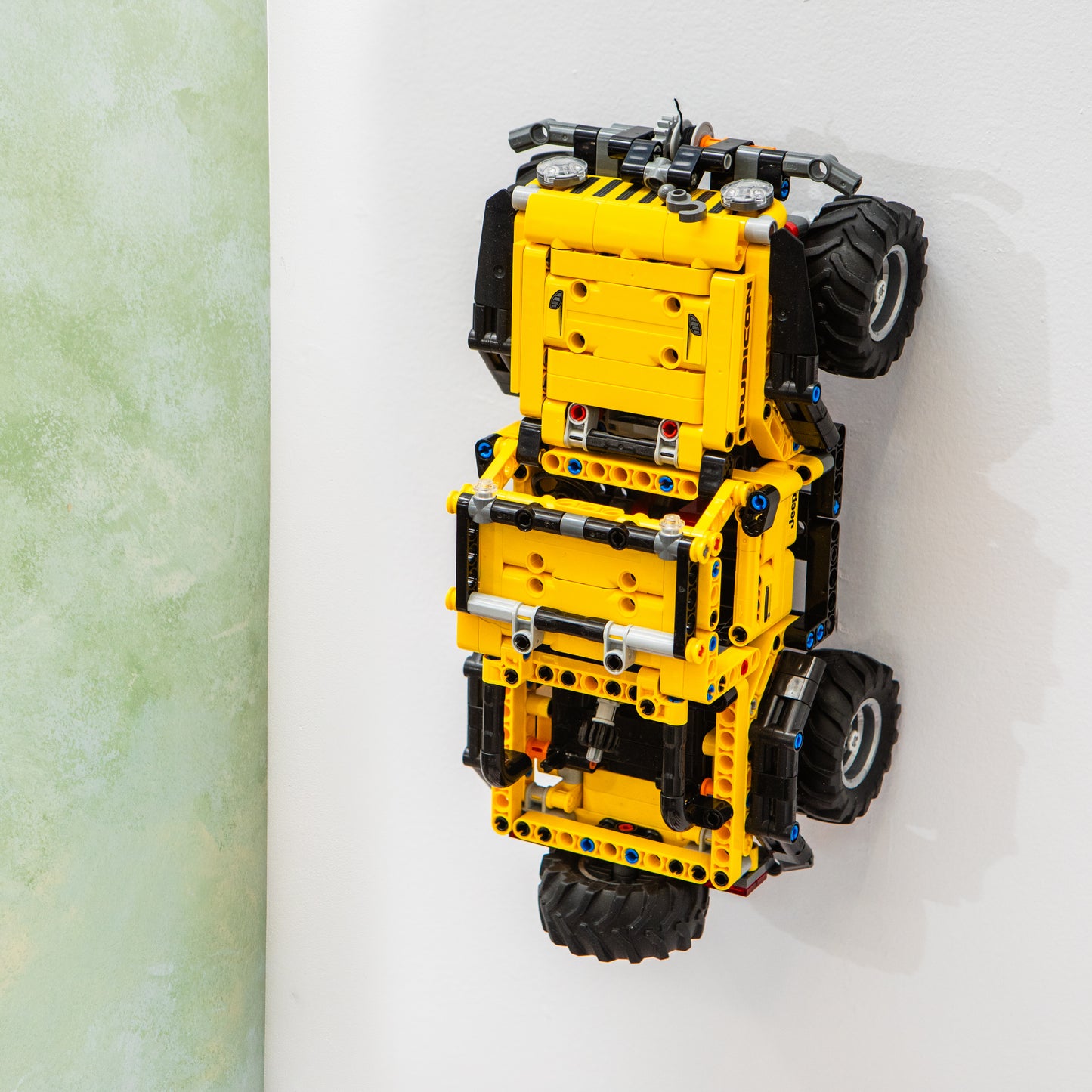 Wall Mount Bracket Compatible With Lego Technic Ford Bronco 42213 & Jeep Wranger 42122