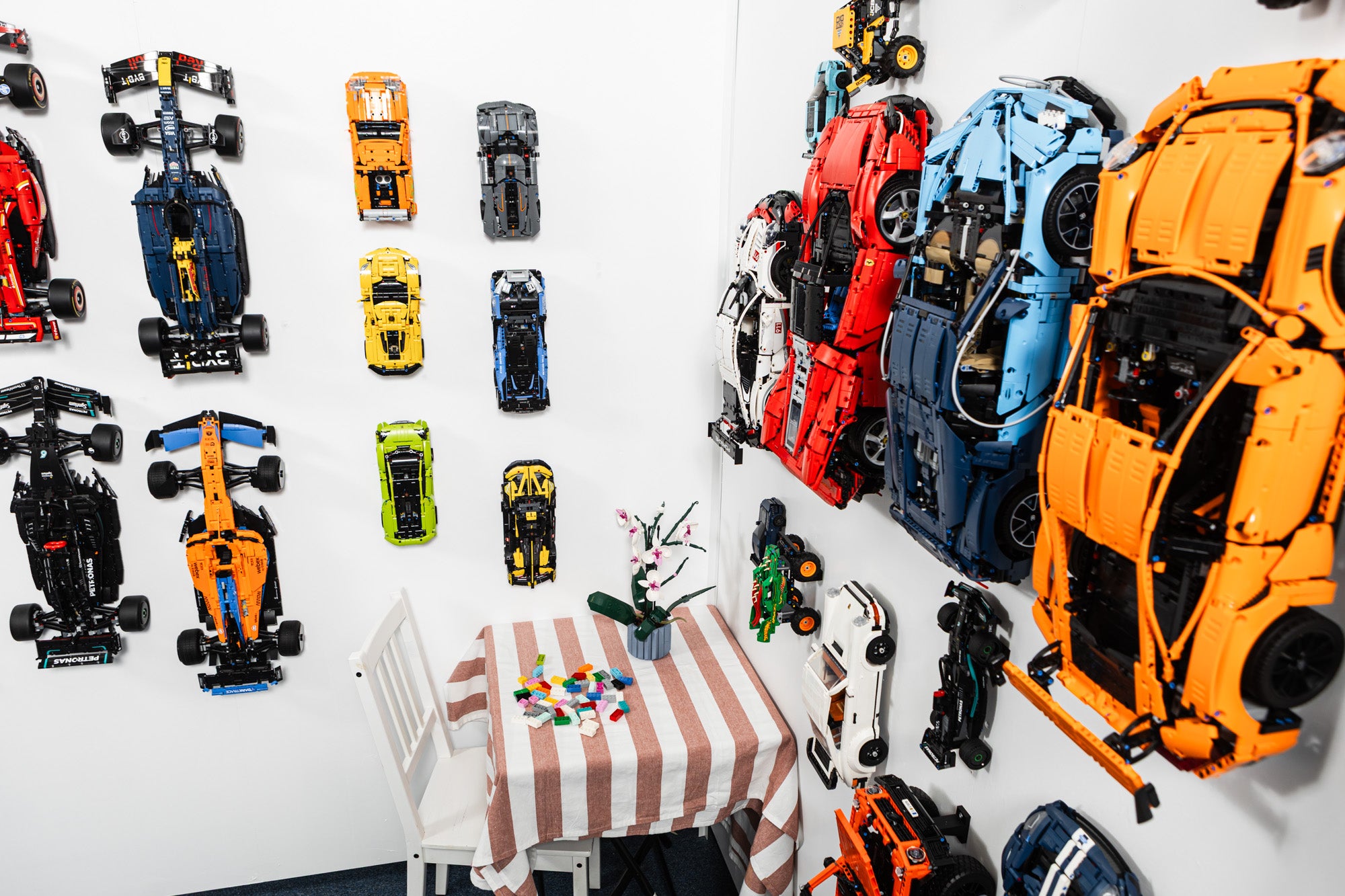 Bricky: Elevate Your Lego World with Unique 3D Printed Wall Mounts ...